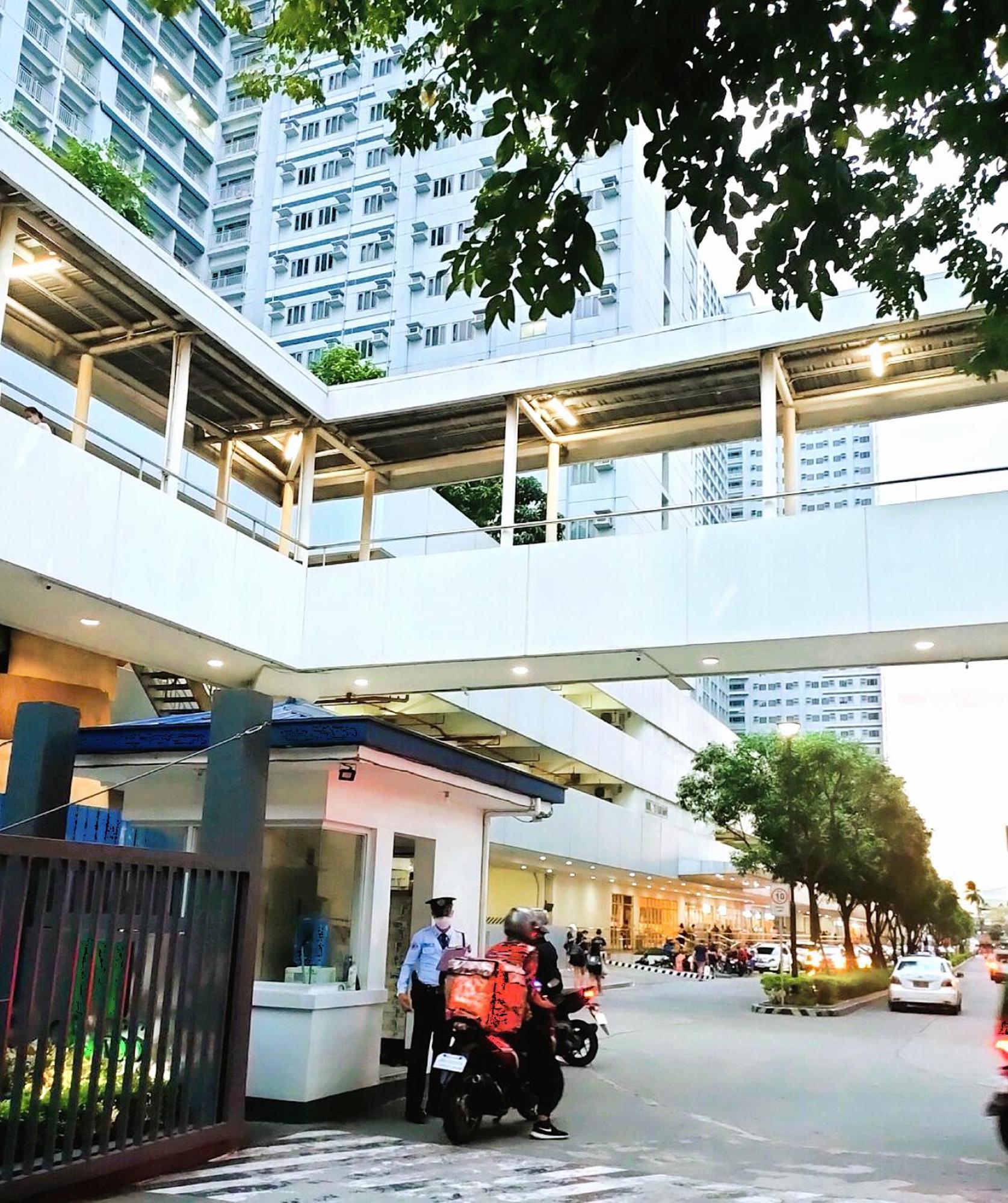 Grass Residences Rendezvous Sm North Edsa Qc Manille Extérieur photo